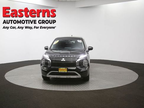 Used 2023 Mitsubishi Outlander SE image 54