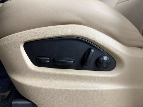 Certified 2023 Porsche Cayenne S Platinum w/ Premium Package Plus AWD/4WD image 40