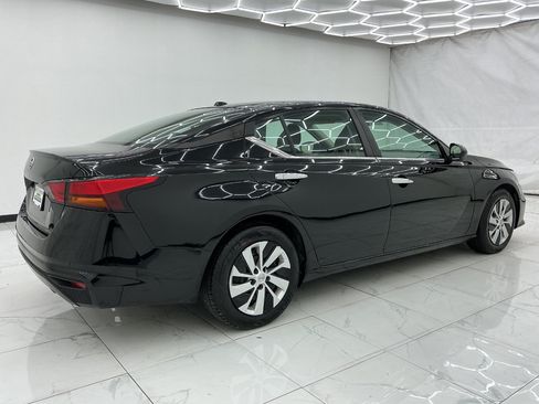 Used 2020 Nissan Altima 2.5 S FWD image 11