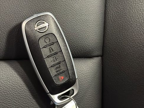 Certified 2025 Nissan Rogue SL w/ SL Premium Package image 32