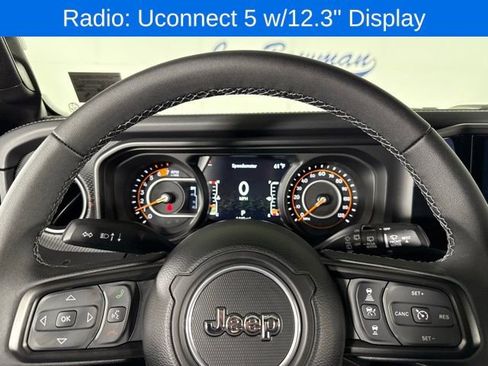 Used 2025 Jeep Wrangler Unlimited Rubicon AWD/4WD image 10
