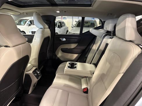 Certified 2024 Volvo XC40 B5 Plus w/ Protection Package Premier AWD/4WD image 22