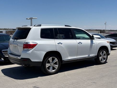 Used 2013 Toyota Highlander Limited FWD image 2