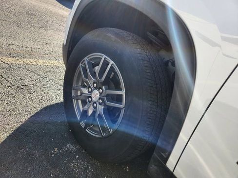 Used 2025 GMC Acadia Elevation image 22