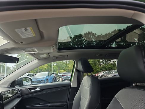 New 2025 Volkswagen Taos SE image 7