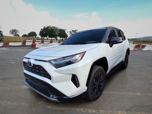 Used 2022 Toyota RAV4 XSE AWD/4WD image 5