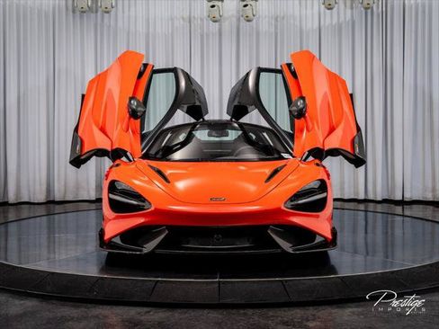 Used 2021 McLaren 765LT RWD image 12