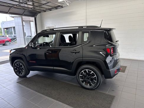 Used 2023 Jeep Renegade Trailhawk AWD/4WD image 5