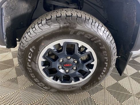 Used 2024 Toyota Tacoma TRD Off-Road AWD/4WD image 12