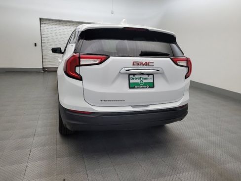 Used 2024 GMC Terrain SLE FWD image 6