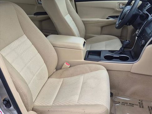 Used 2017 Toyota Camry LE FWD image 18