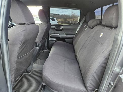 Used 2022 Toyota Tacoma TRD Off-Road w/ Technology Package image 9