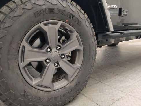 Used 2017 Jeep Wrangler Unlimited Rubicon AWD/4WD image 31