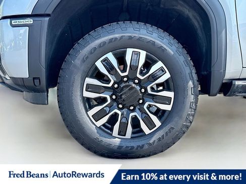 New 2026 GMC Sierra 2500 Denali Ultimate w/ LPO, Black Badging Package AWD/4WD image 32