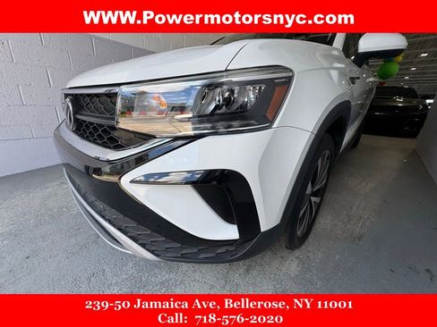 Used 2023 Volkswagen Taos SE FWD image 9
