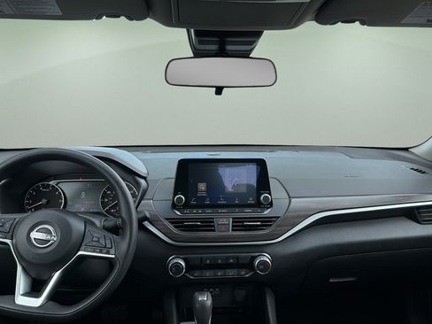 Certified 2024 Nissan Altima 2.5 SV FWD image 7
