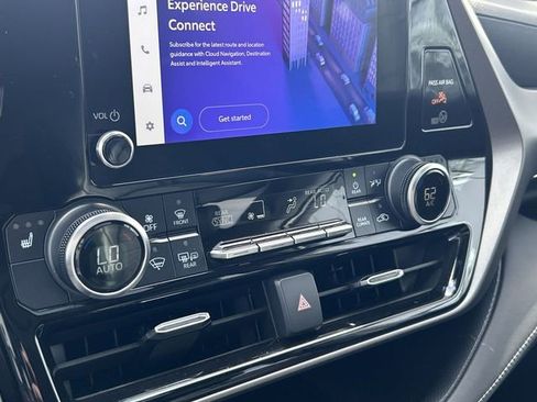 Used 2024 Toyota Highlander XLE image 22