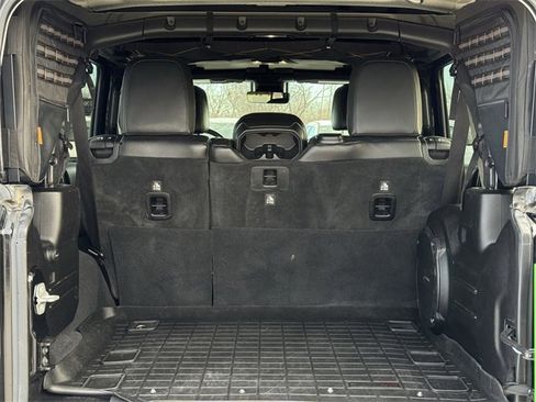 Used 2019 Jeep Wrangler Unlimited Rubicon image 32