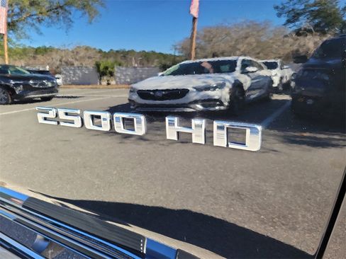 Certified 2025 Chevrolet Silverado 2500 LTZ w/ LTZ Convenience Package image 8