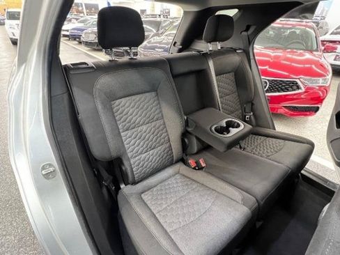 Used 2021 Chevrolet Equinox LT w/ Driver Convenience Package AWD/4WD image 37