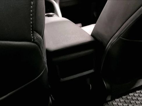Used 2022 Toyota Camry SE FWD image 13