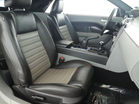 Used 2009 Ford Mustang GT image 18