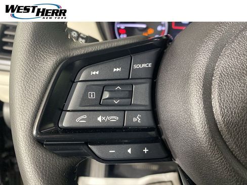 Used 2025 Subaru Forester Premium AWD/4WD image 9