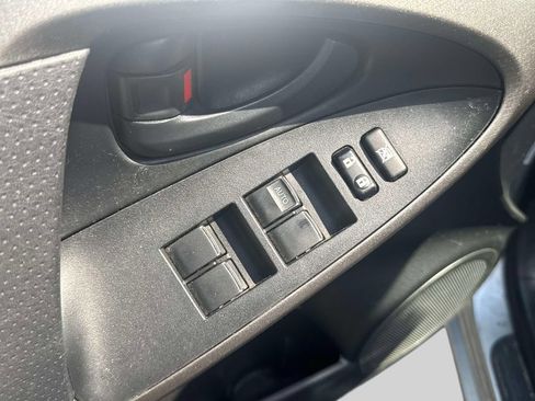 Used 2009 Toyota RAV4 Limited AWD/4WD image 16