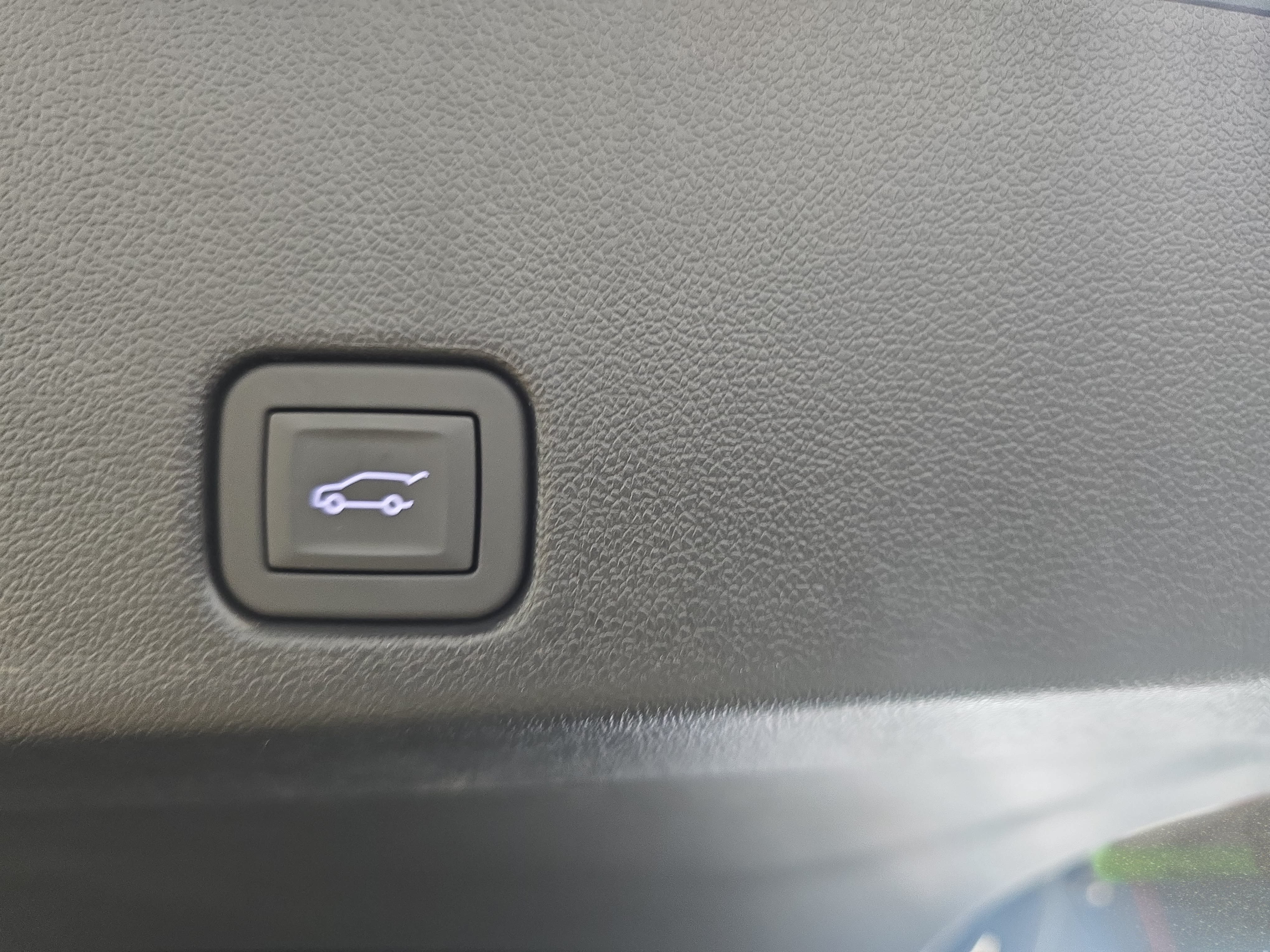 Used 2026 Chevrolet Traverse RS w/ LPO, Floor Liner Package FWD image 29