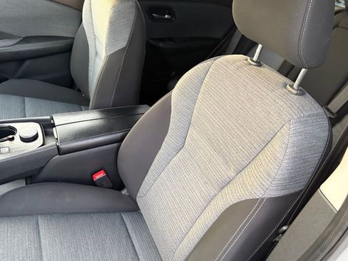 Certified 2023 Nissan Rogue SV image 32