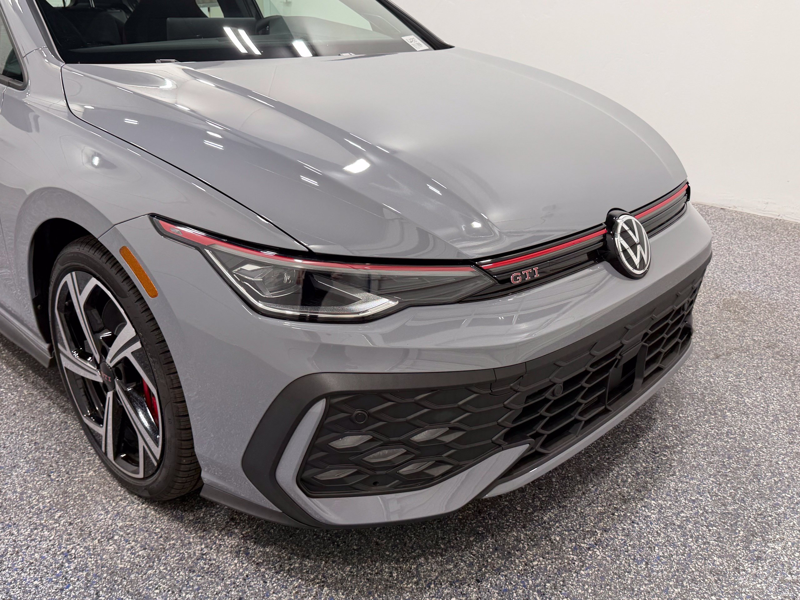 New 2026 Volkswagen GTI SE FWD image 18