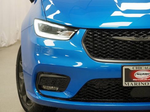 New 2026 Chrysler Pacifica Select image 6