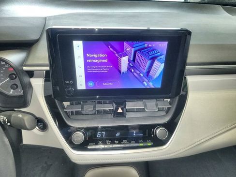 Used 2024 Toyota Corolla SE FWD image 18
