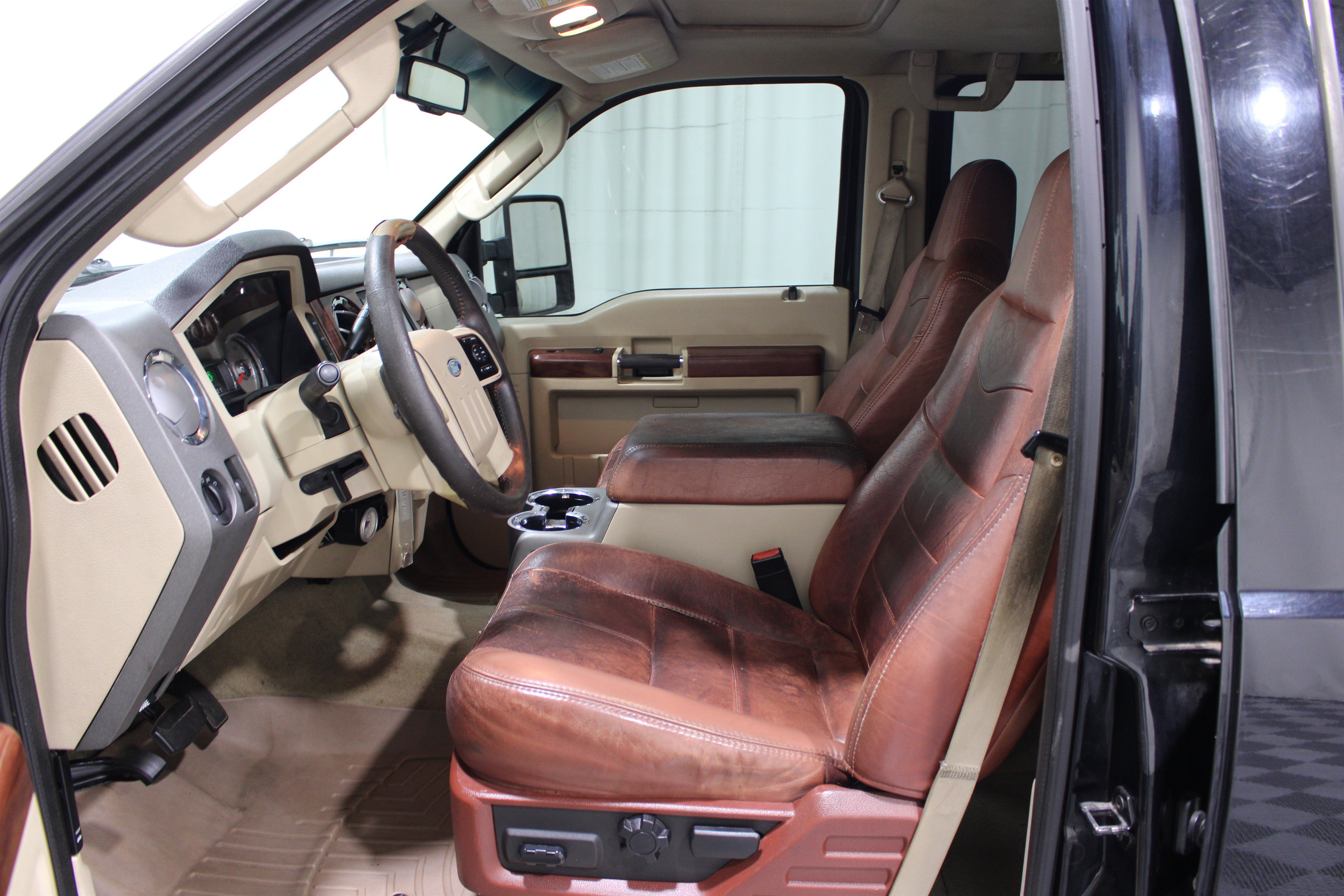 Used 2008 Ford F250 King Ranch AWD/4WD image 3