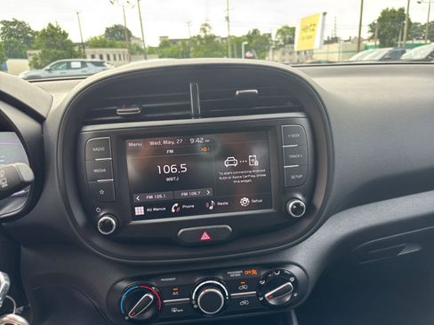 Used 2025 Kia Soul LX w/ LX Technology Package FWD image 20