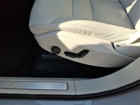 Used 2024 Volvo XC90 B6 Plus image 5