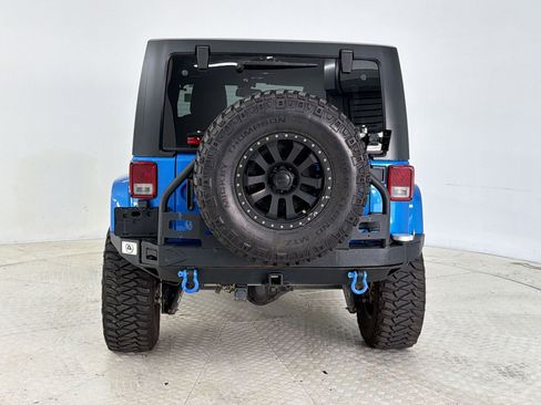 Used 2015 Jeep Wrangler Unlimited Sahara w/ Max Tow Package image 10