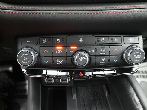 Used 2025 Dodge Durango R/T w/ Blacktop Package AWD/4WD image 16
