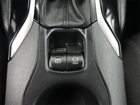 Certified 2024 Toyota Corolla Cross LE image 9