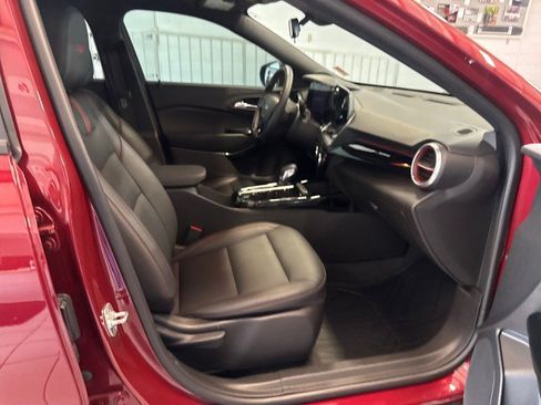 Used 2025 Chevrolet Trax RS w/ Driver Confidence Package FWD image 29
