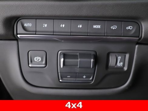 Used 2025 Cadillac Escalade ESV Sport image 31