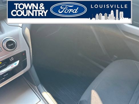 Used 2021 Ford Explorer XLT w/ Class III Trailer Tow Package AWD/4WD image 22