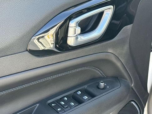 New 2026 Jeep Compass Latitude image 19