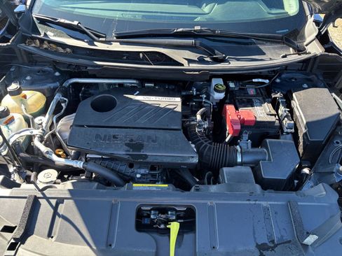 Used 2025 Nissan Rogue SV image 34
