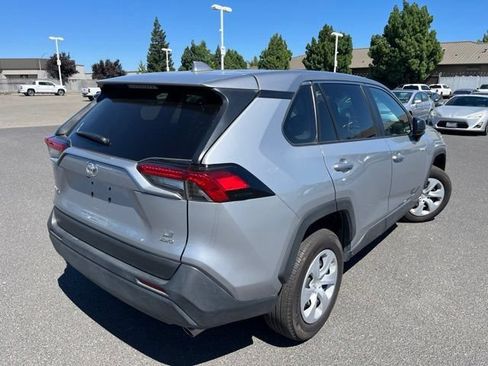 Used 2025 Toyota RAV4 LE AWD/4WD image 5