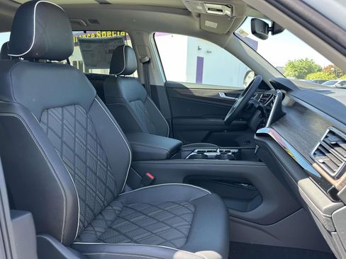 New 2026 Volkswagen Atlas SEL Premium R-Line AWD/4WD image 9