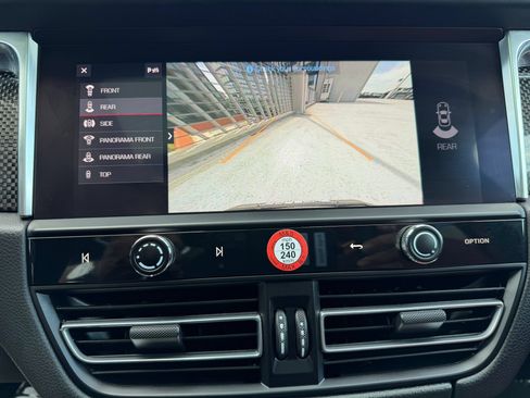 Certified 2022 Porsche Macan GTS w/ Premium Package Plus AWD/4WD image 18