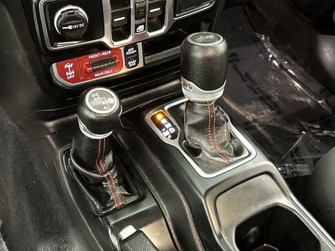 Used 2022 Jeep Wrangler Unlimited Rubicon image 14