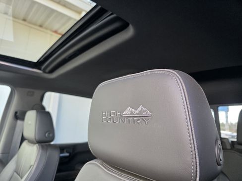 Used 2019 Chevrolet Silverado 1500 High Country w/ Technology Package image 21