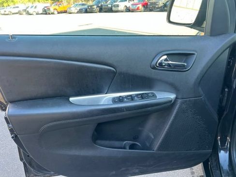 Used 2013 Dodge Journey SXT FWD image 16